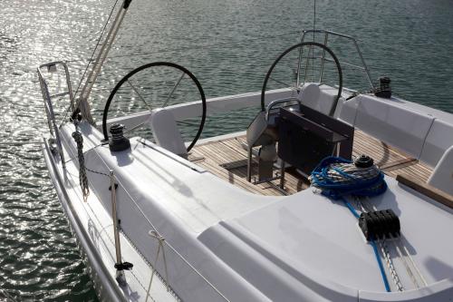 Hanse 375 Außenansicht