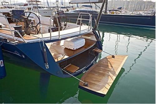 Shipman 63 Außenansicht