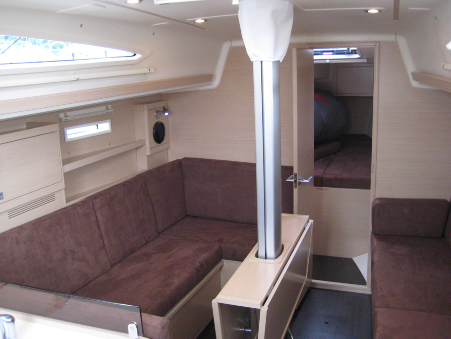 Elan 350 Performance Innenansicht