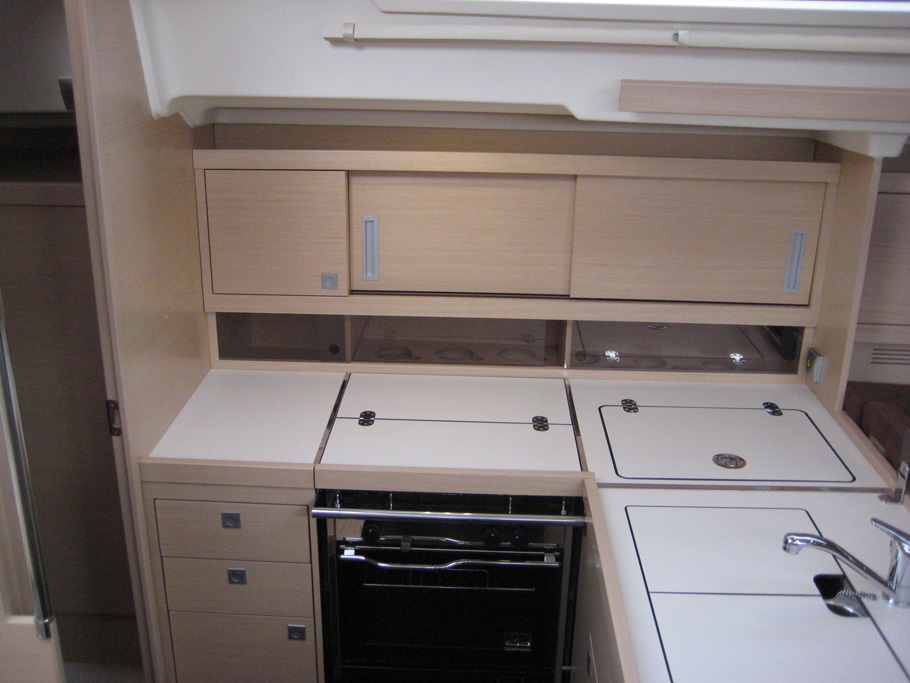 Elan 350 Performance Innenansicht