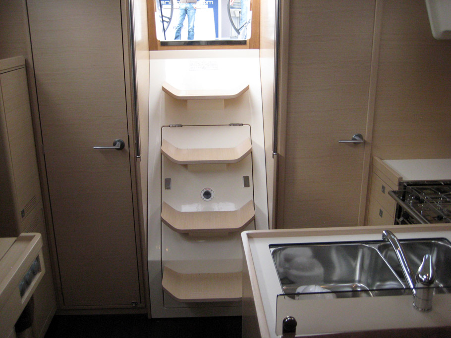 Elan 350 Performance Innenansicht