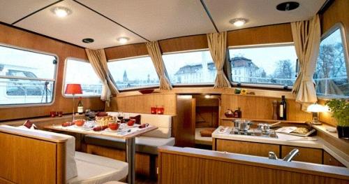 Linssen Grand Sturdy 45.9 AC Innenansicht