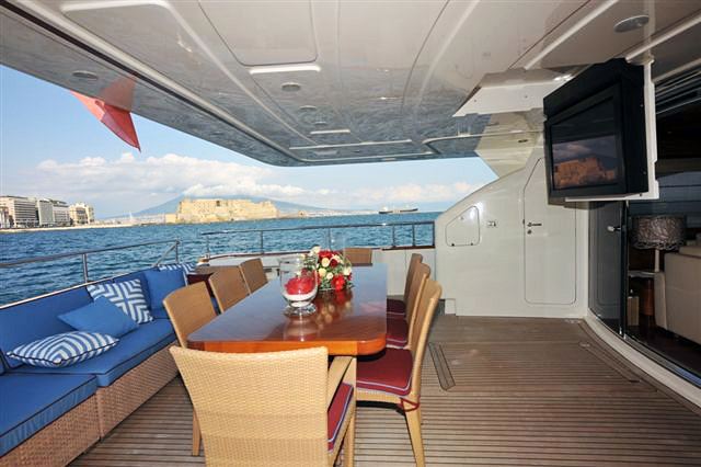 Ferretti Custom 97 Innenansicht