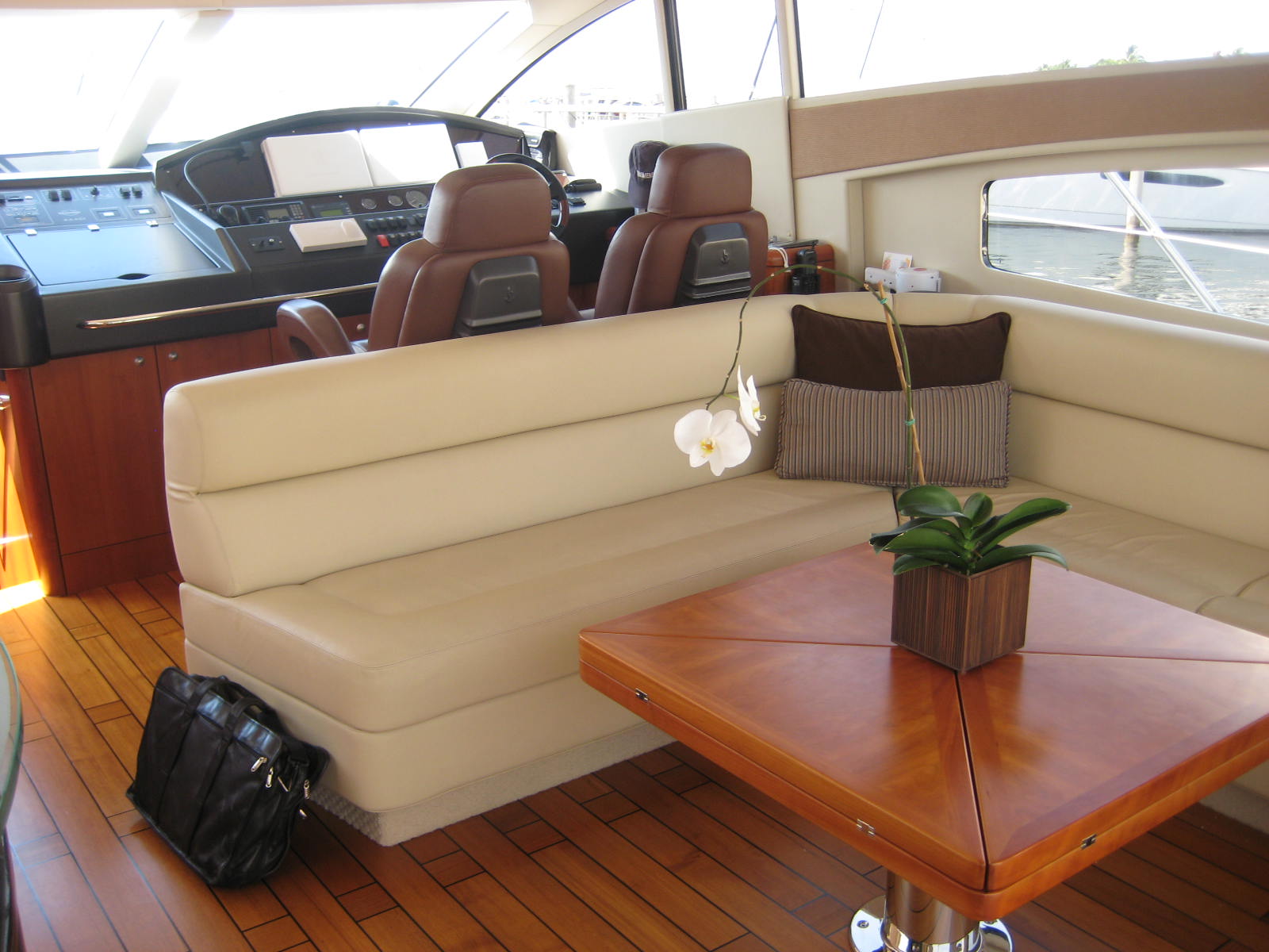 Predator 72 Innenansicht