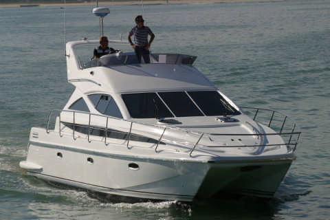 Stealth Yachts Stealth 420 Sport Cruiser