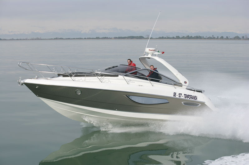 Cranchi Endurance 33 Außenansicht