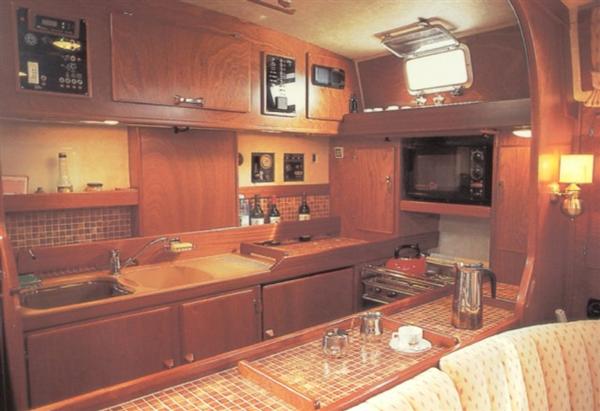 Amel 53 Innenansicht