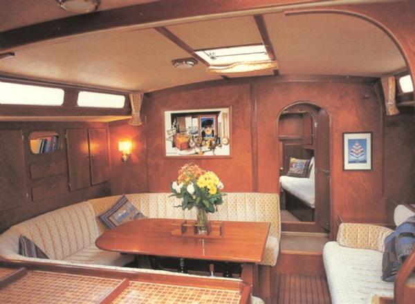 Amel 53 Innenansicht