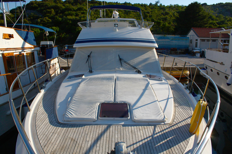 Yaretti 1570 Heck Außenansicht