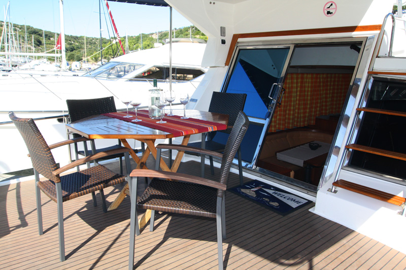 Yaretti 1520 Heck Außenansicht