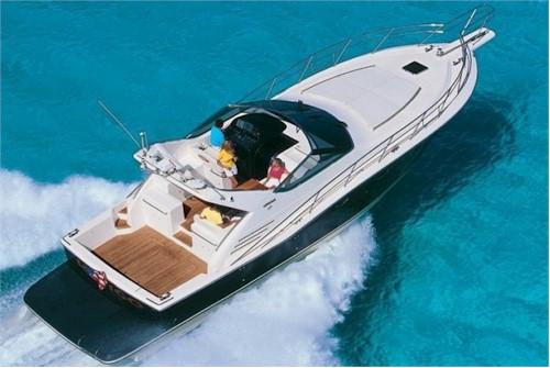 Uniesse 48 Fly Außenansicht