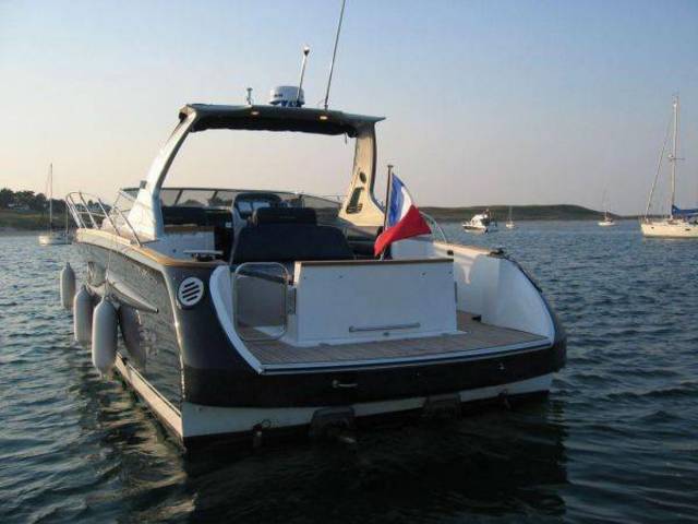 Tornado 38 Cruising Außenansicht