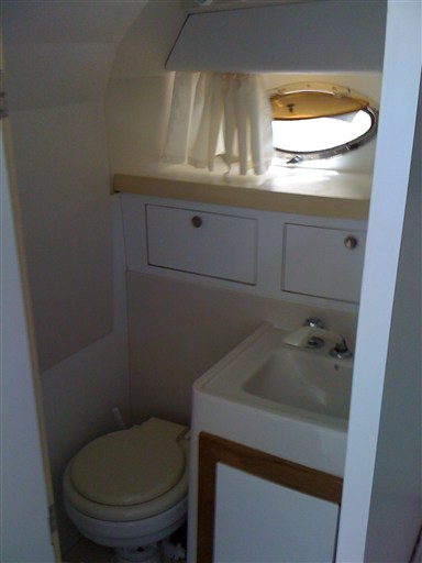 Tornado 38 Cruising Innenansicht