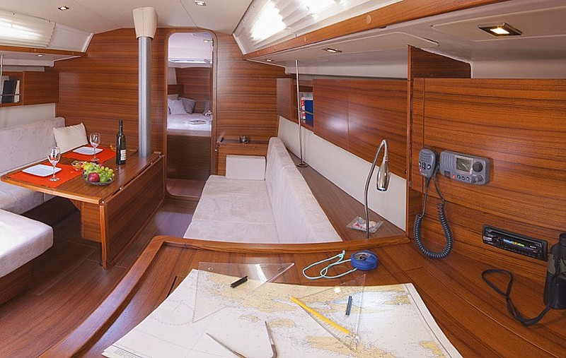 Salona 38 Innenansicht