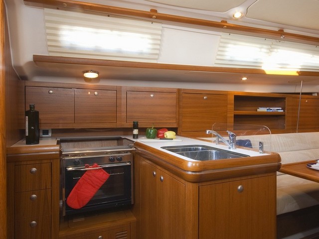 Salona 38 Innenansicht