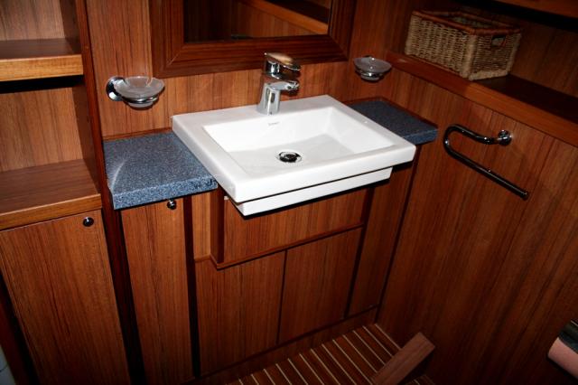 Akir 18 Innenansicht