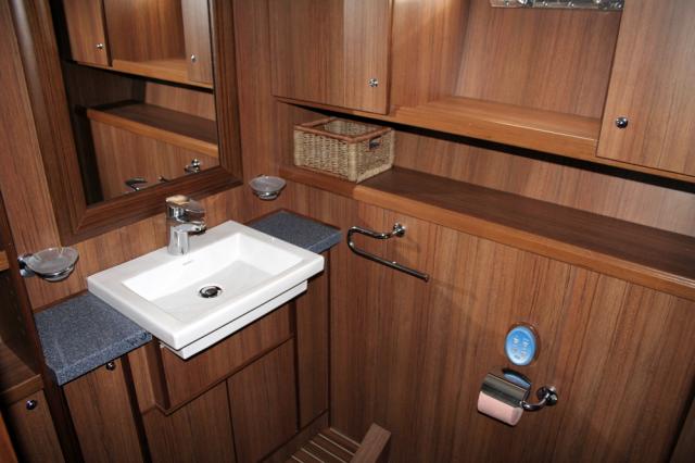 Akir 18 Innenansicht