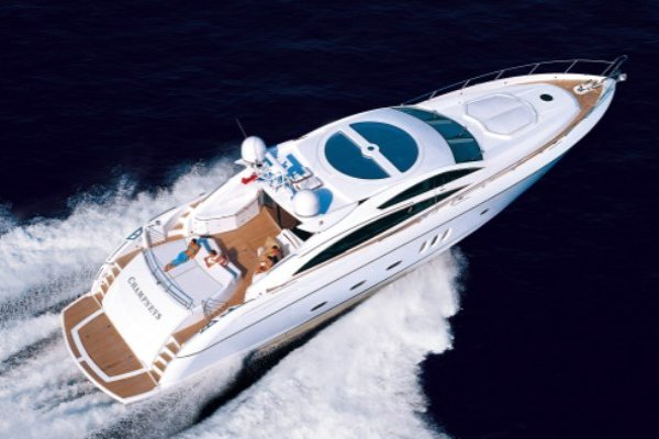 Predator 82 Außenansicht