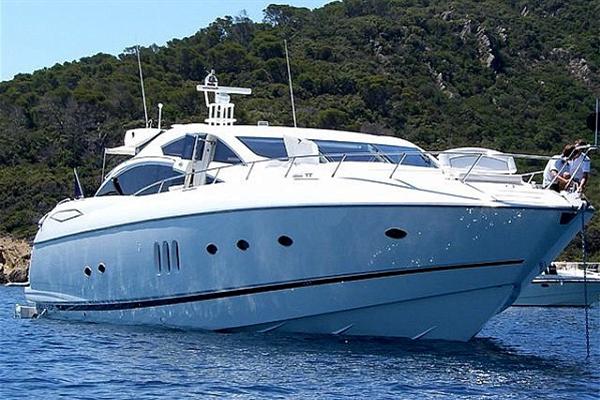 Predator 82 Außenansicht