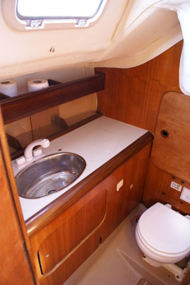 First 305 Innenansicht