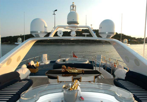 Azimut Jumbo 100 Außenansicht