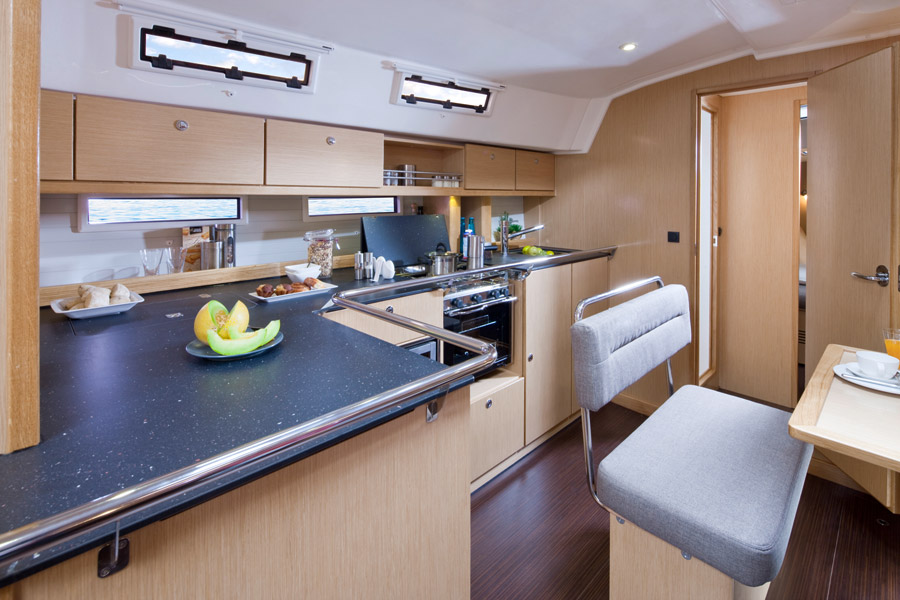 Bavaria Cruiser 45 Alena Innenansicht