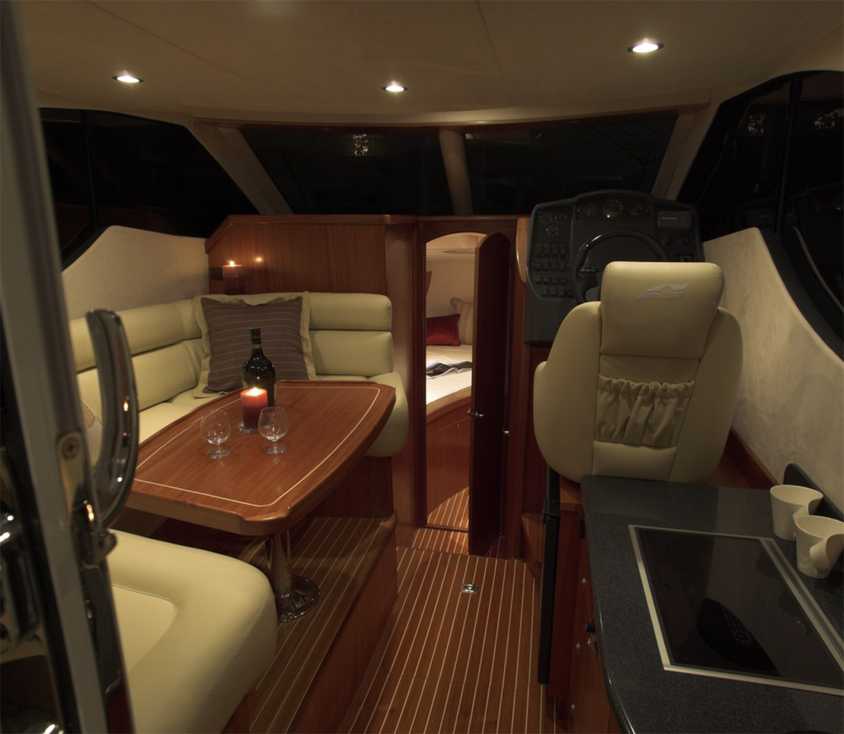 Galeon 290 Fly Innenansicht