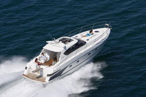 Elan Power 42 Außenansicht