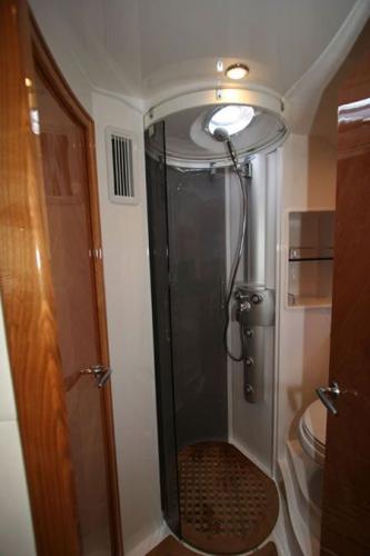 Elan Power 42 Innenansicht