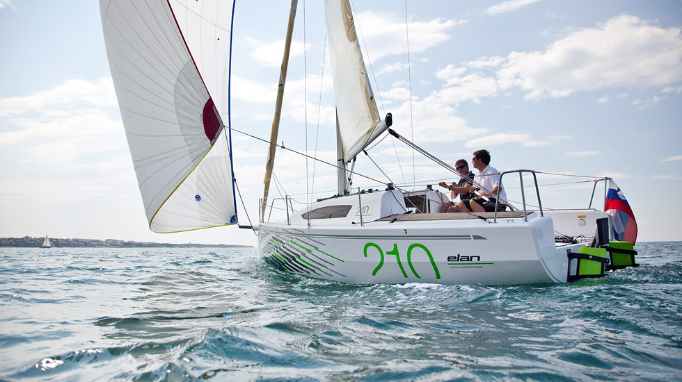 Elan 210 Außenansicht