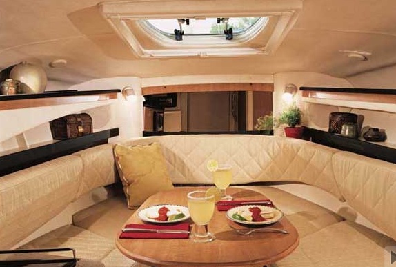 Sea Ray 275 Sundancer Innenansicht