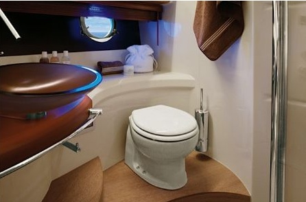 Azimut 47 Fly Innenansicht