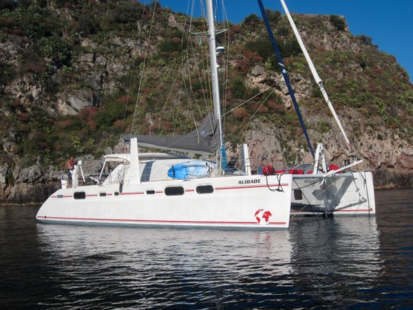Catana 581
