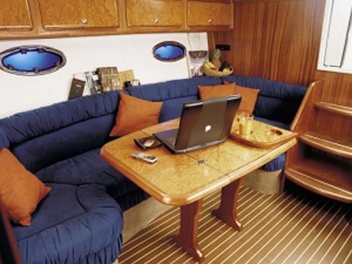 Bavaria 330 Sport Innenansicht