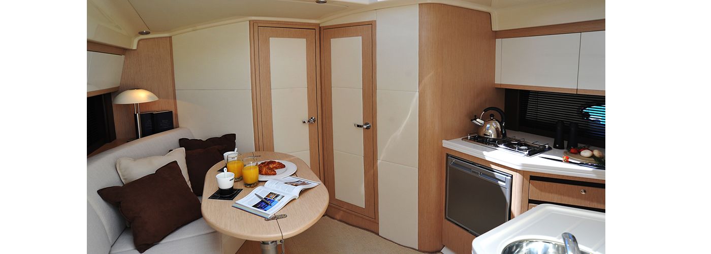 Elan Power 30 Innenansicht