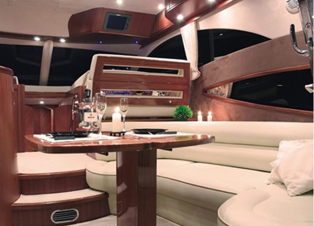 Galeon 440 Fly Innenansicht