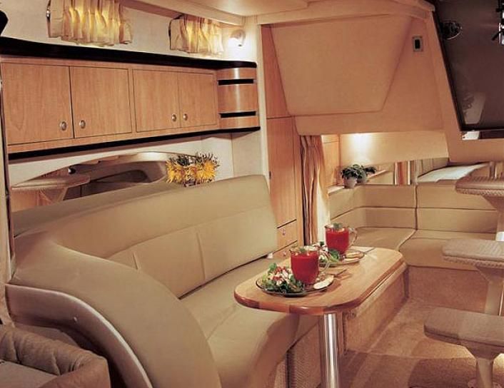 Sea Ray 335 Sundancer Innenansicht