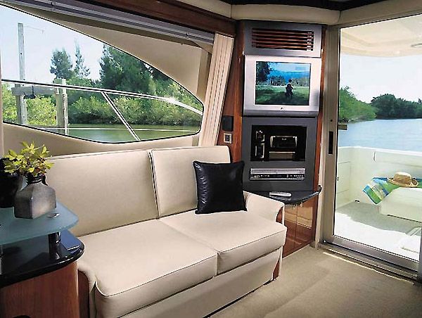 Sea Ray 44 Sedan Bridge Innenansicht
