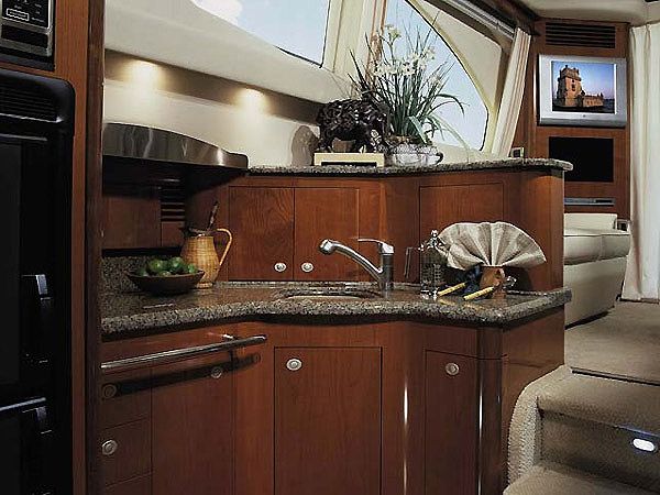 Sea Ray 44 Sedan Bridge Innenansicht