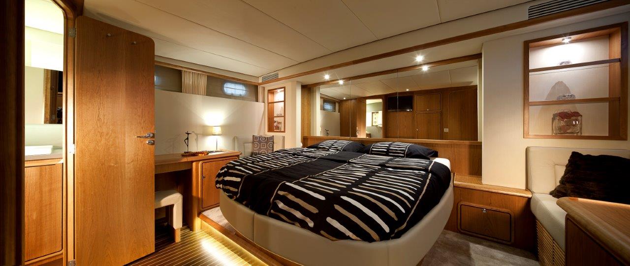 Linssen Grand Sturdy 500 AC Wheelhouse Innenansicht