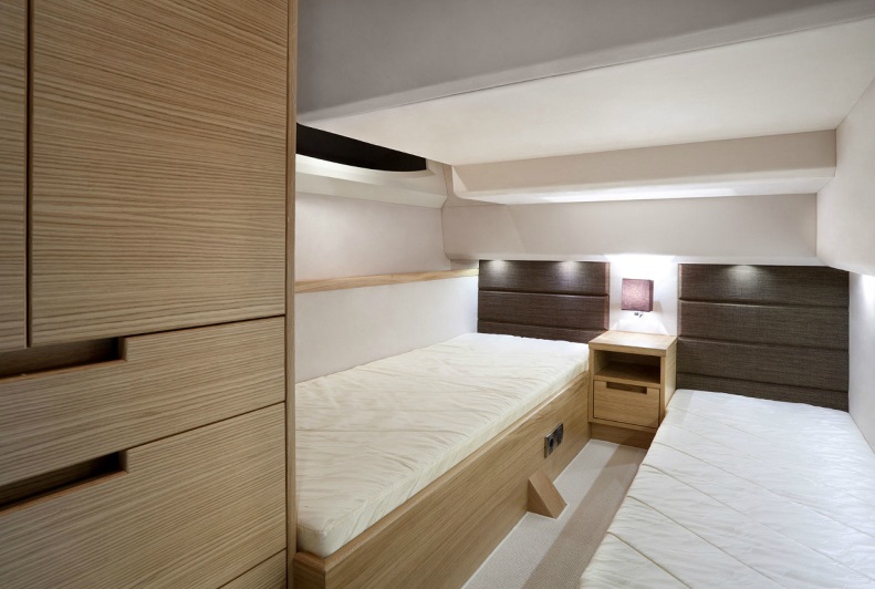 Galeon 640 Fly Innenansicht