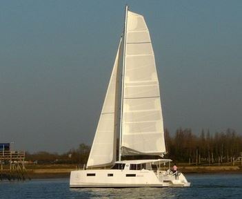 Bavaria Catamarans Open 40 (4+2Cab/2WC)