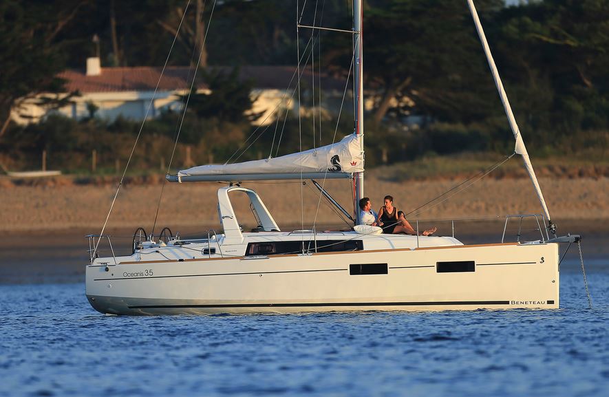 Beneteau Oceanis 35