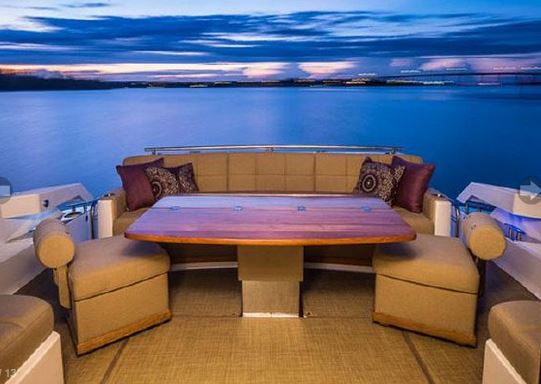 Tiara 50 Fly Außenansicht