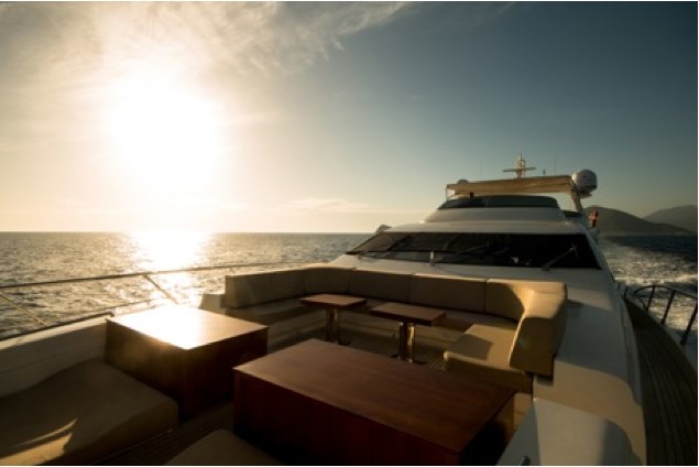 Azimut Leonardo 98 Außenansicht