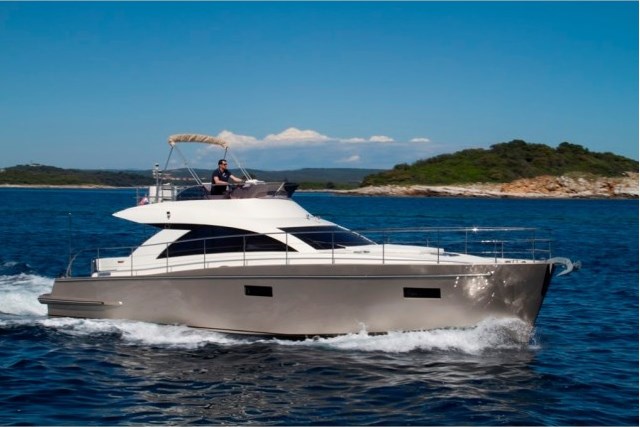 Cyrus 13.8 flybridge