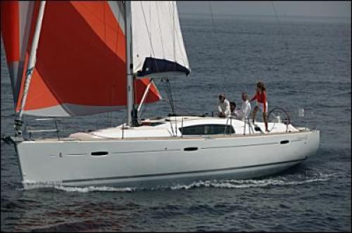 Oceanis 43 (4 cab, 3wc) Top Bild