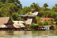 Belize BootscHarter belize Rio Dulce Dorf