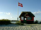 Dänemark-Bootscharter Daenemark Haus mit Flagge
