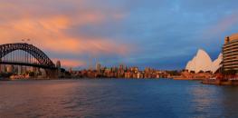 Sydney-Bootscharter Sydney Harbourbridge Oper Sonnenuntergang